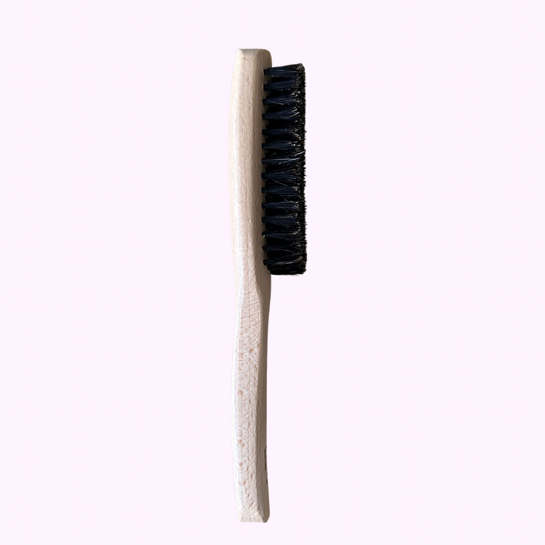 Fly Away Sleeking Brush